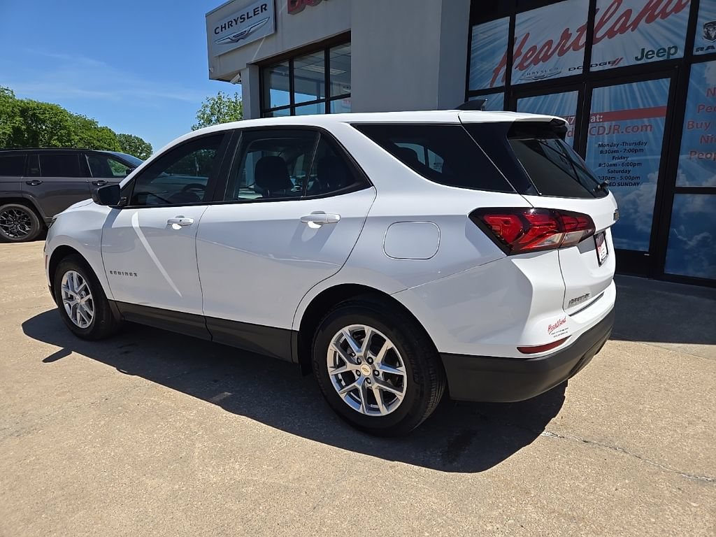 Used 2023 Chevrolet Equinox LS FWD image 7