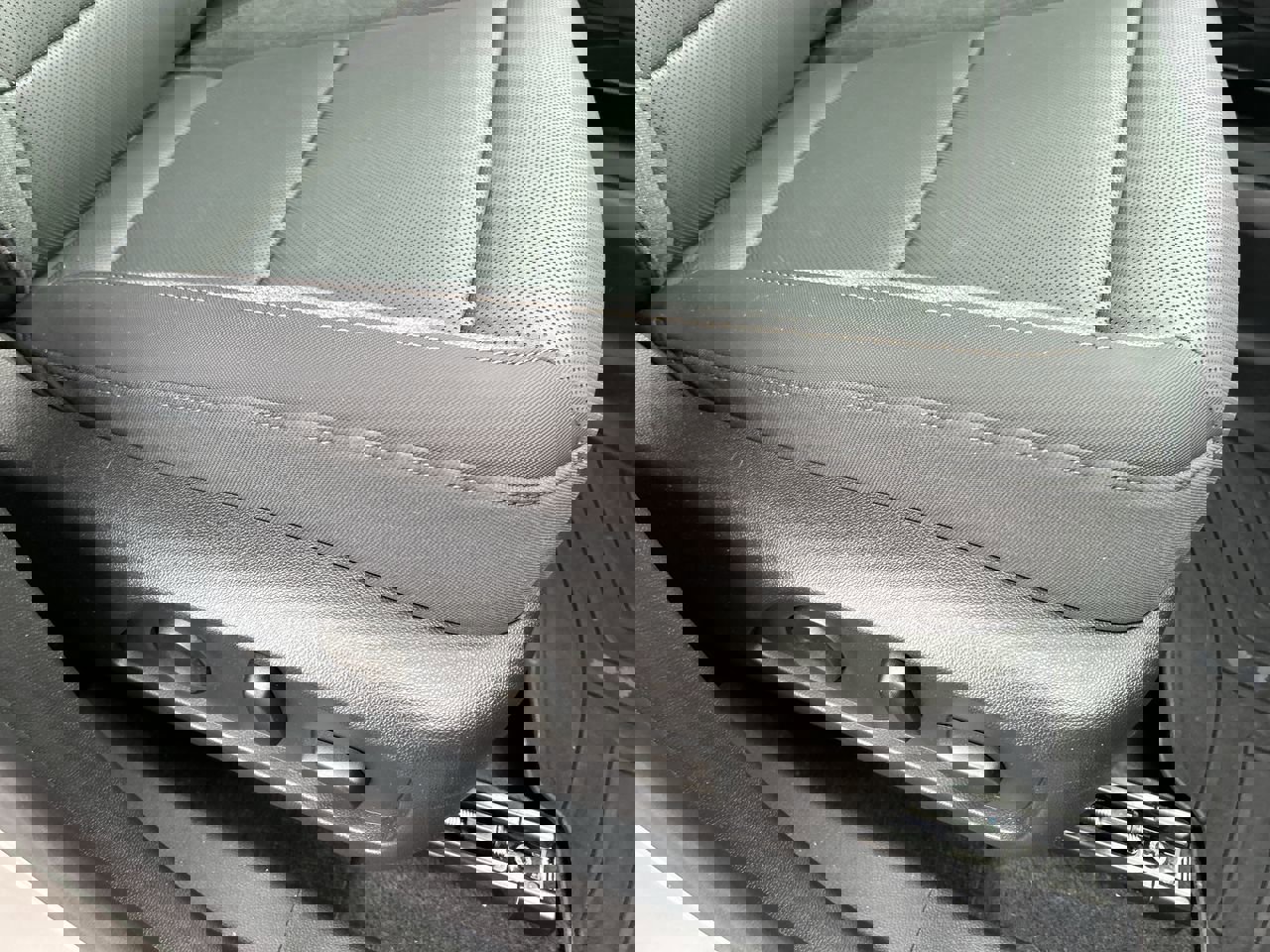 Used 2026 GMC Terrain AT4 w/ Convenience Package III image 15