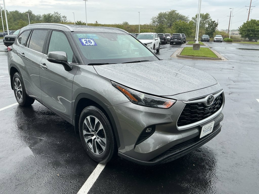 Used 2026 Toyota Highlander XLE AWD/4WD image 16