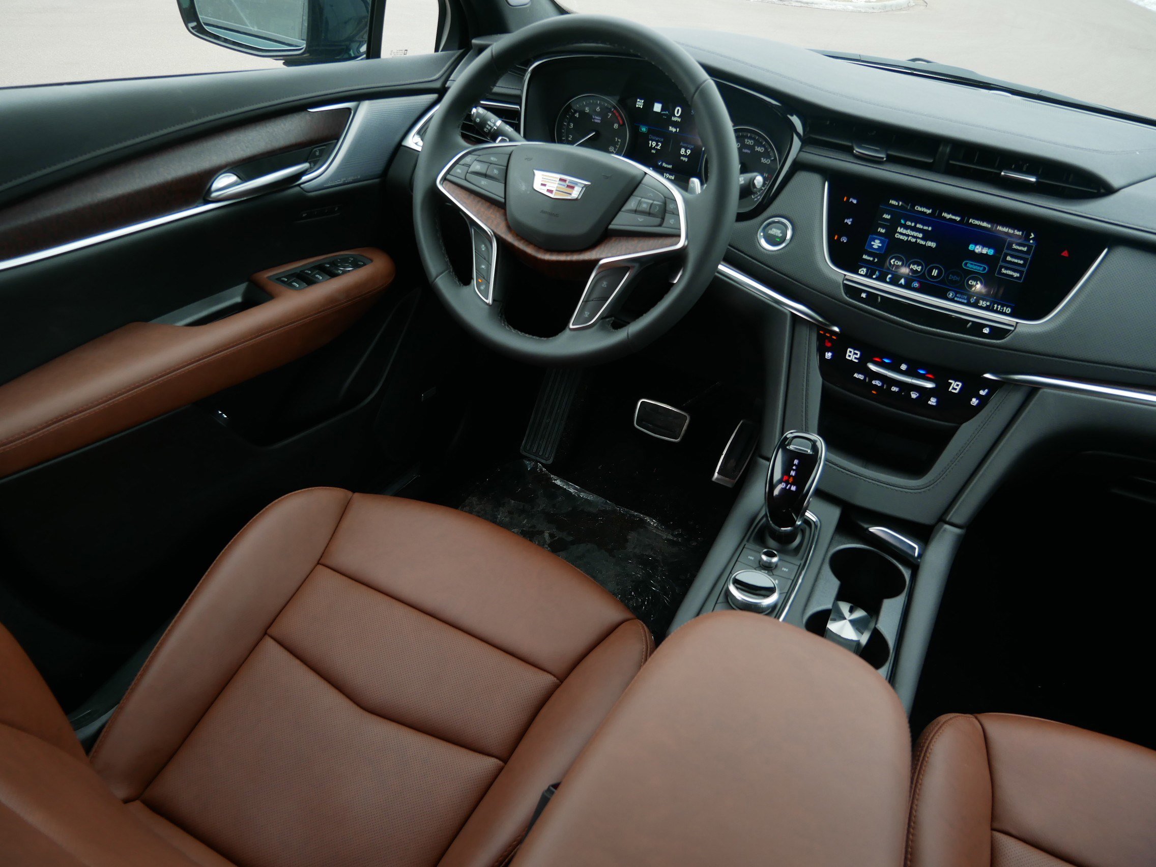 New 2026 Cadillac XT5 Sportv w/ LPO, Onyx Lite Package image 7