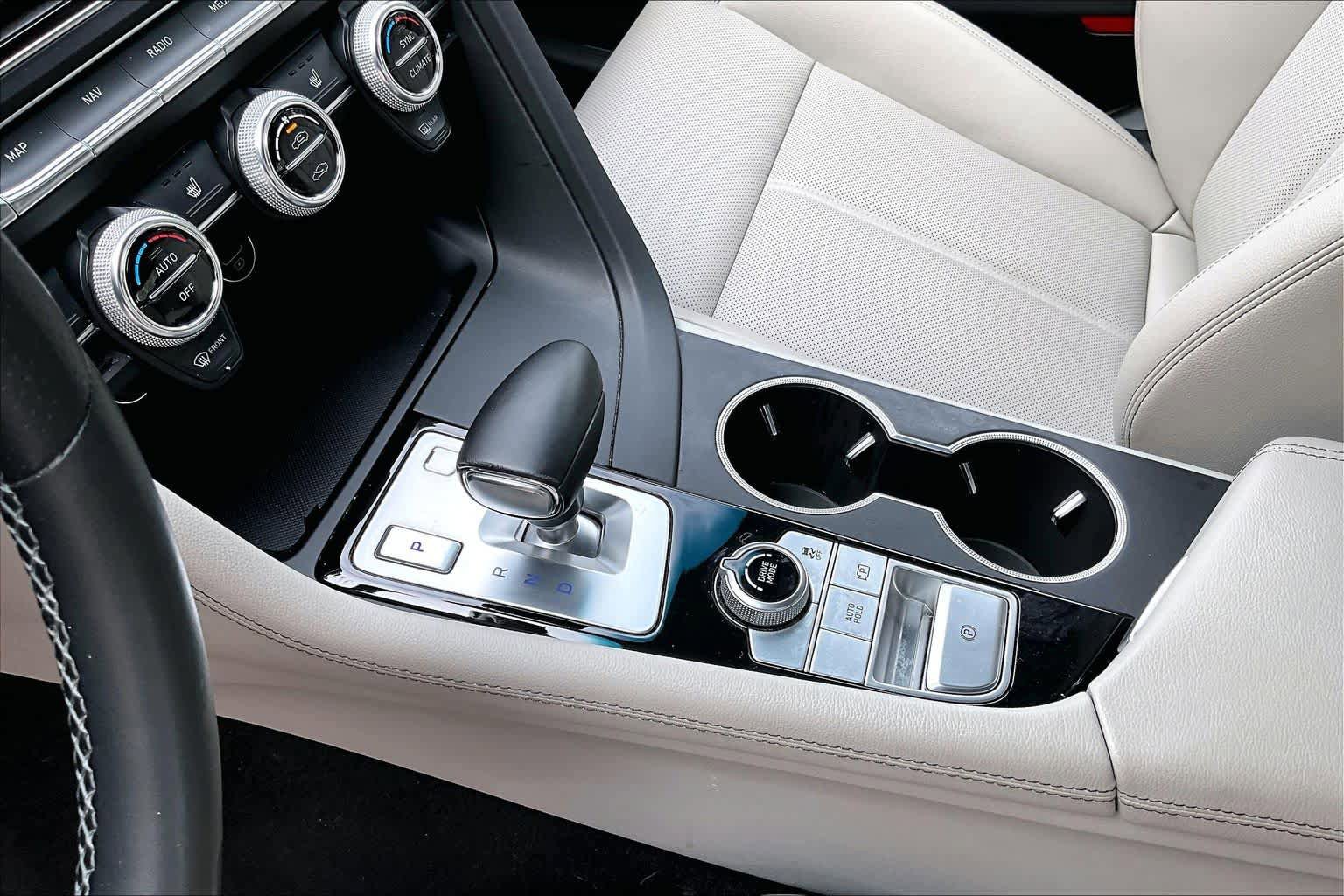 Used 2023 Genesis G70 2.0T RWD image 15