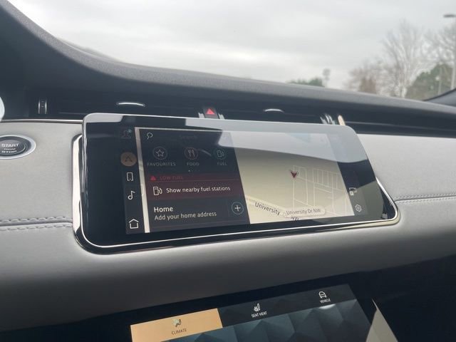 Used 2022 Land Rover Range Rover Evoque R-Dynamic SE image 22