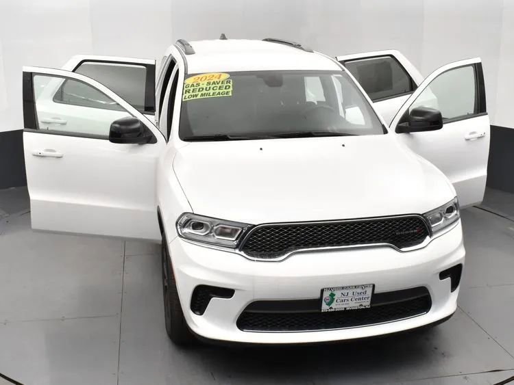 Used 2024 Dodge Durango SXT image 10