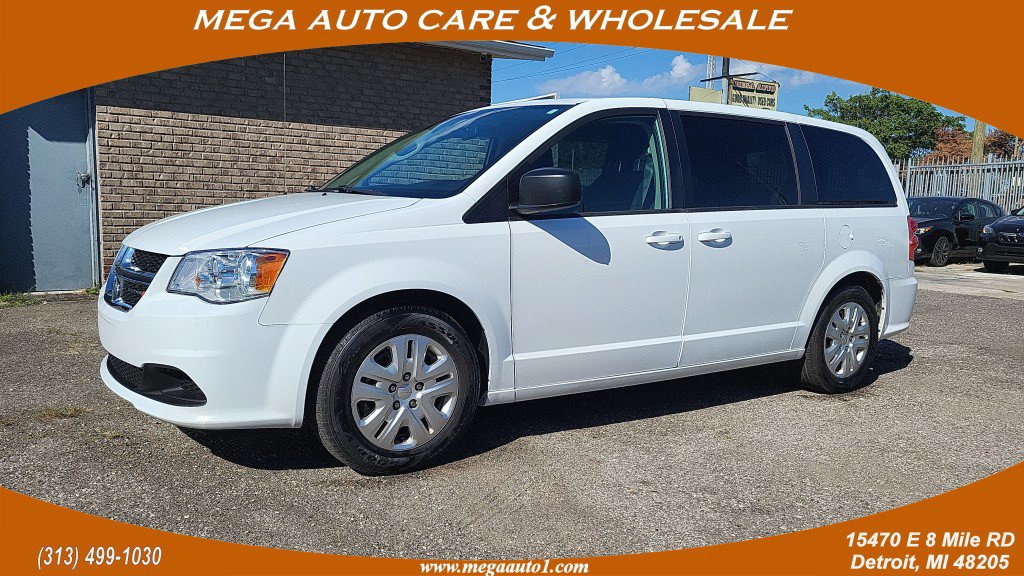 Used 2018 Dodge Grand Caravan SE image 1