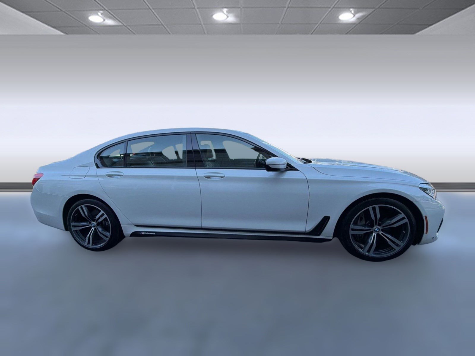 Used 2019 BMW 750i w/ Executive Package RWD image 8