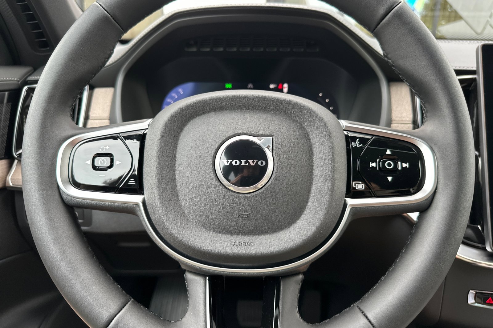 New 2026 Volvo XC90 T8 Plus AWD/4WD image 21