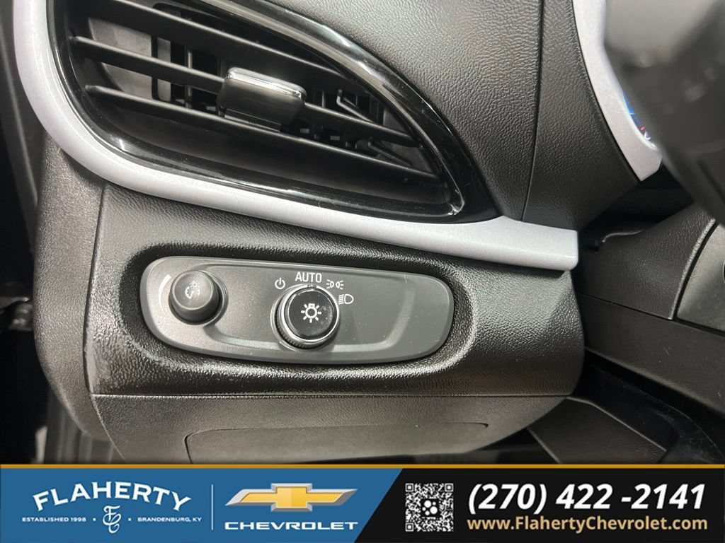 Used 2017 Chevrolet Volt LT w/ Comfort Package FWD image 21