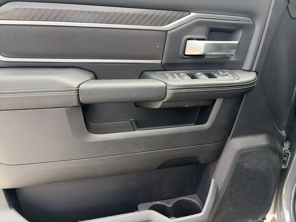 New 2026 RAM 2500 Big Horn AWD/4WD image 17