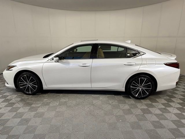 New 2025 Lexus ES 300h w/ Premium Package image 3