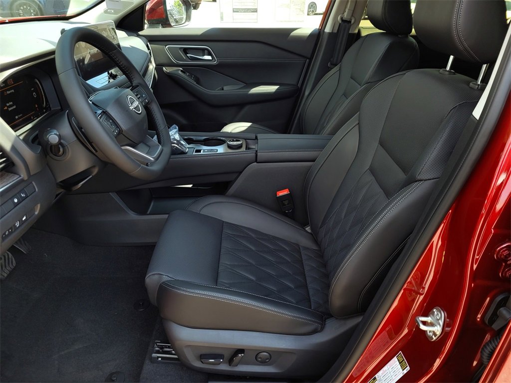 New 2026 Nissan Rogue Platinum image 6