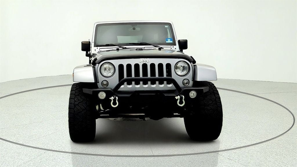 Used 2015 Jeep Wrangler Unlimited Sahara w/ Connectivity Group AWD/4WD image 2
