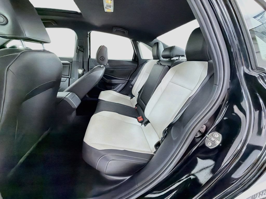 Used 2021 Volkswagen Jetta R-Line FWD image 22