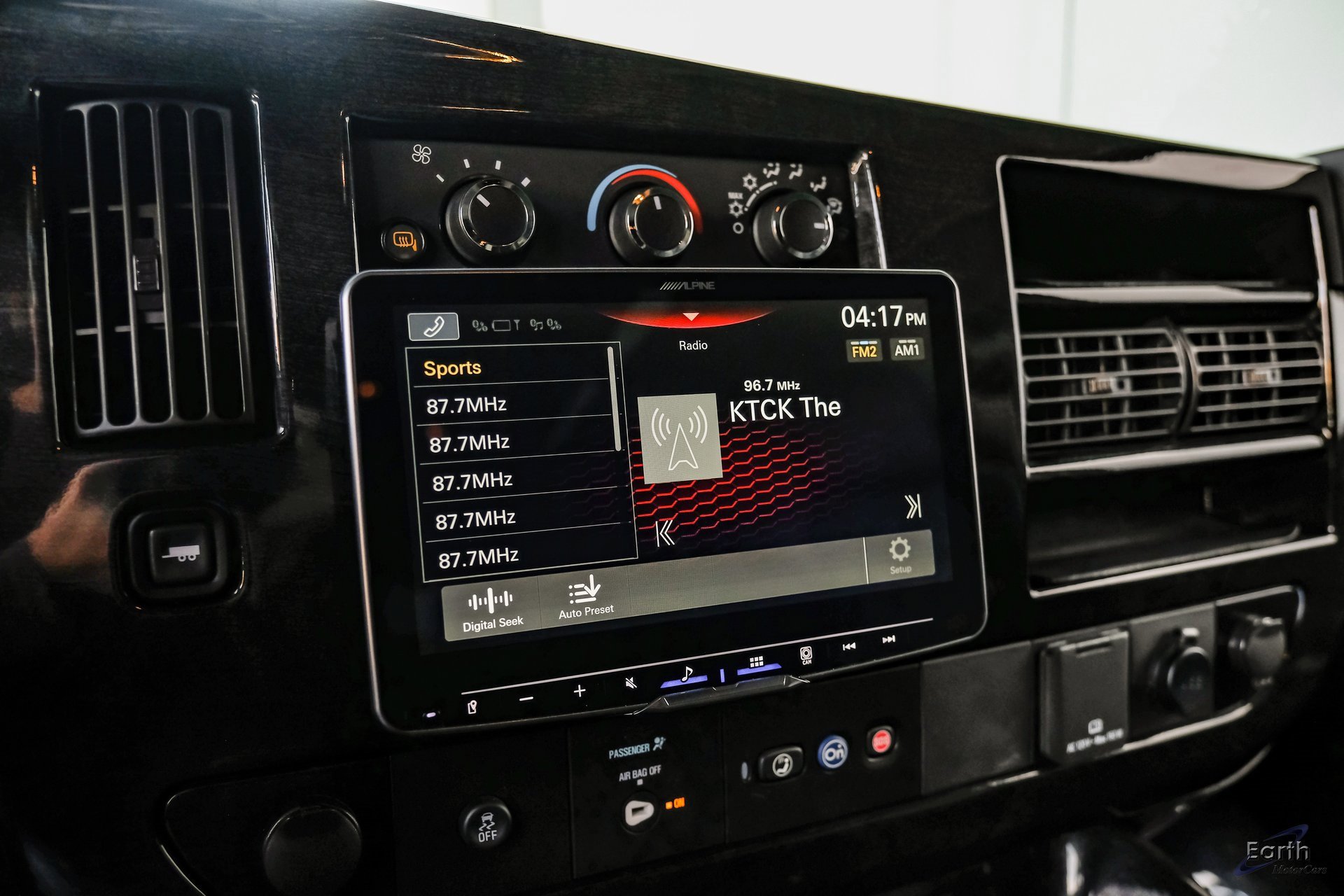 Used 2023 Chevrolet Express 2500 image 69