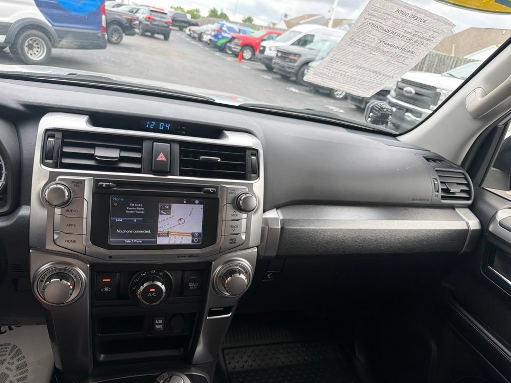Used 2018 Toyota 4Runner SR5 AWD/4WD image 26