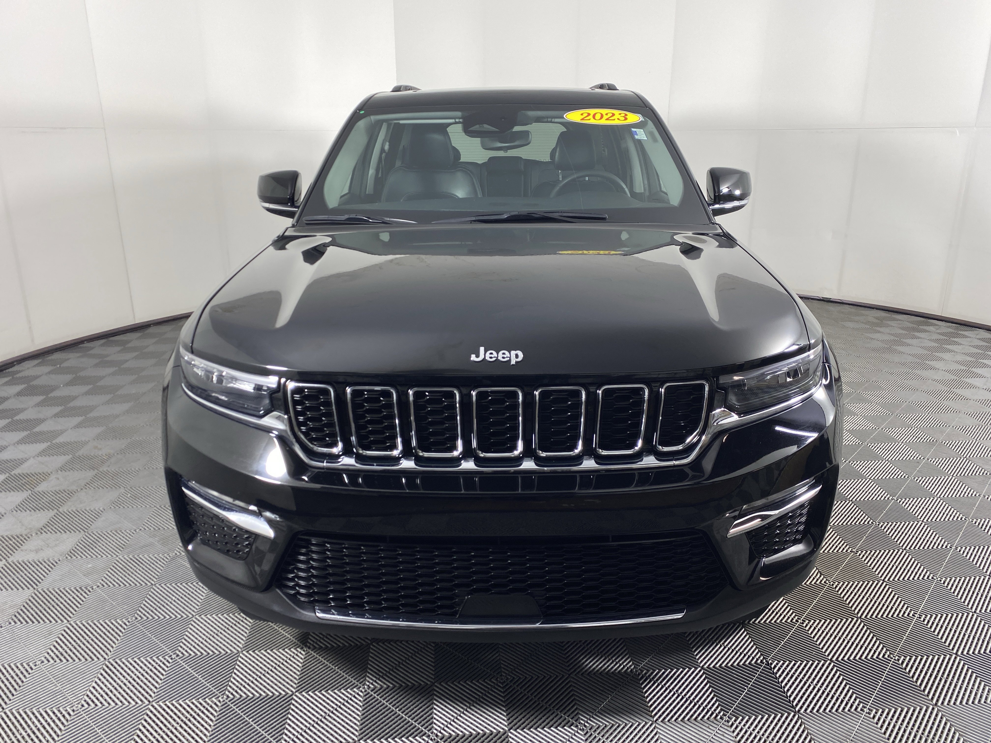 Used 2023 Jeep Grand Cherokee Limited image 13