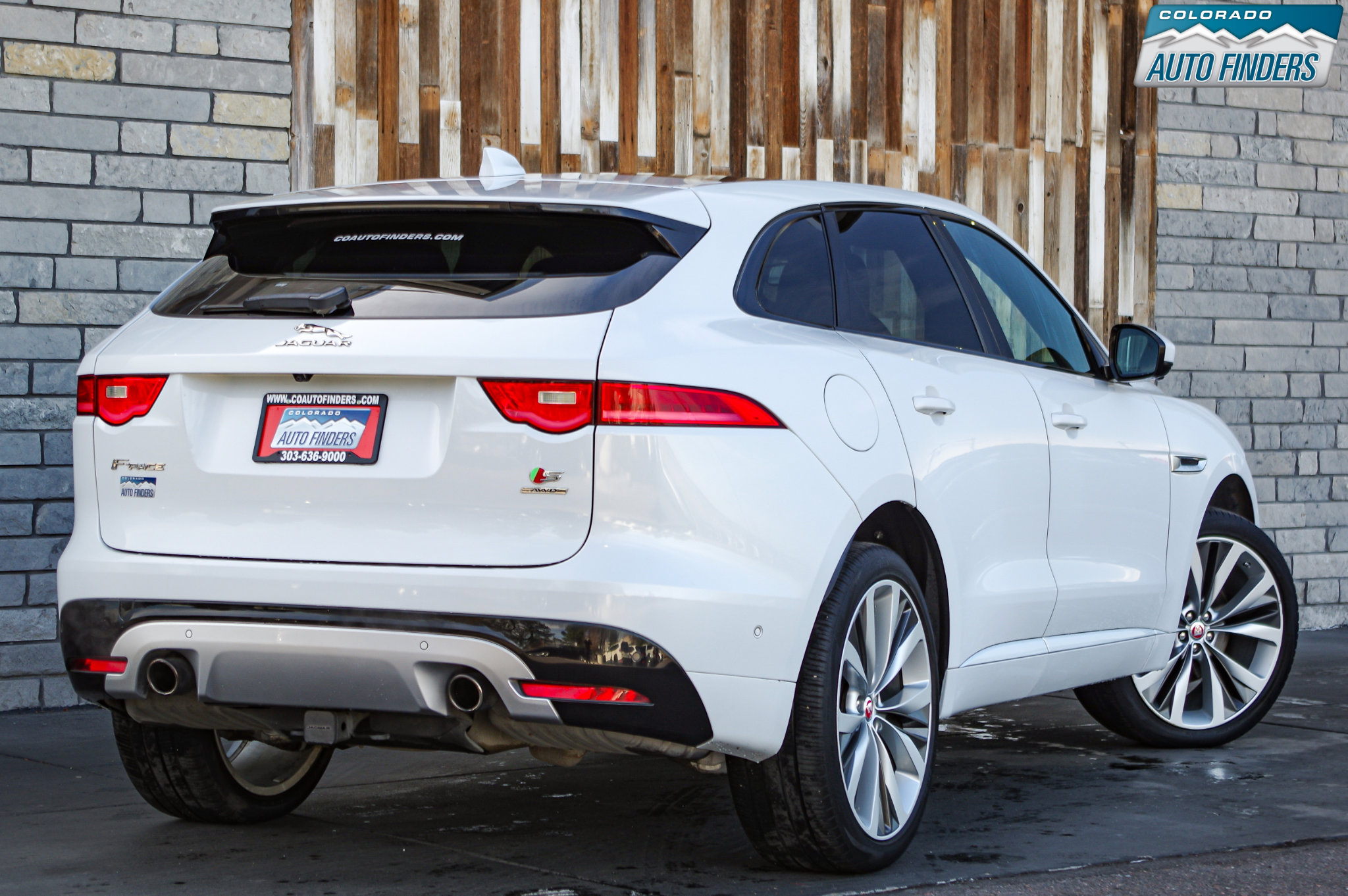Used 2017 Jaguar F-PACE S image 7