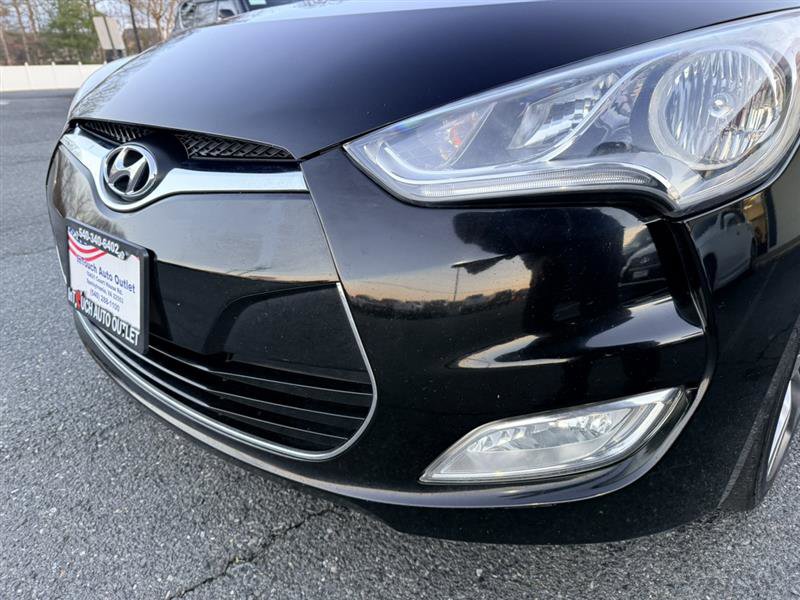 Used 2013 Hyundai Veloster w/ Style Pkg image 10