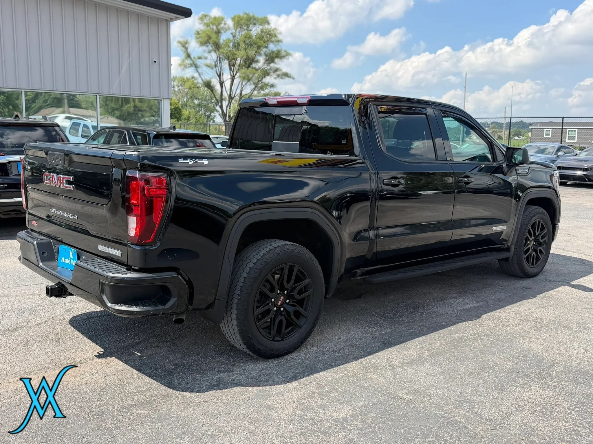 Used 2022 GMC Sierra 1500 Elevation w/ Preferred Package AWD/4WD image 7