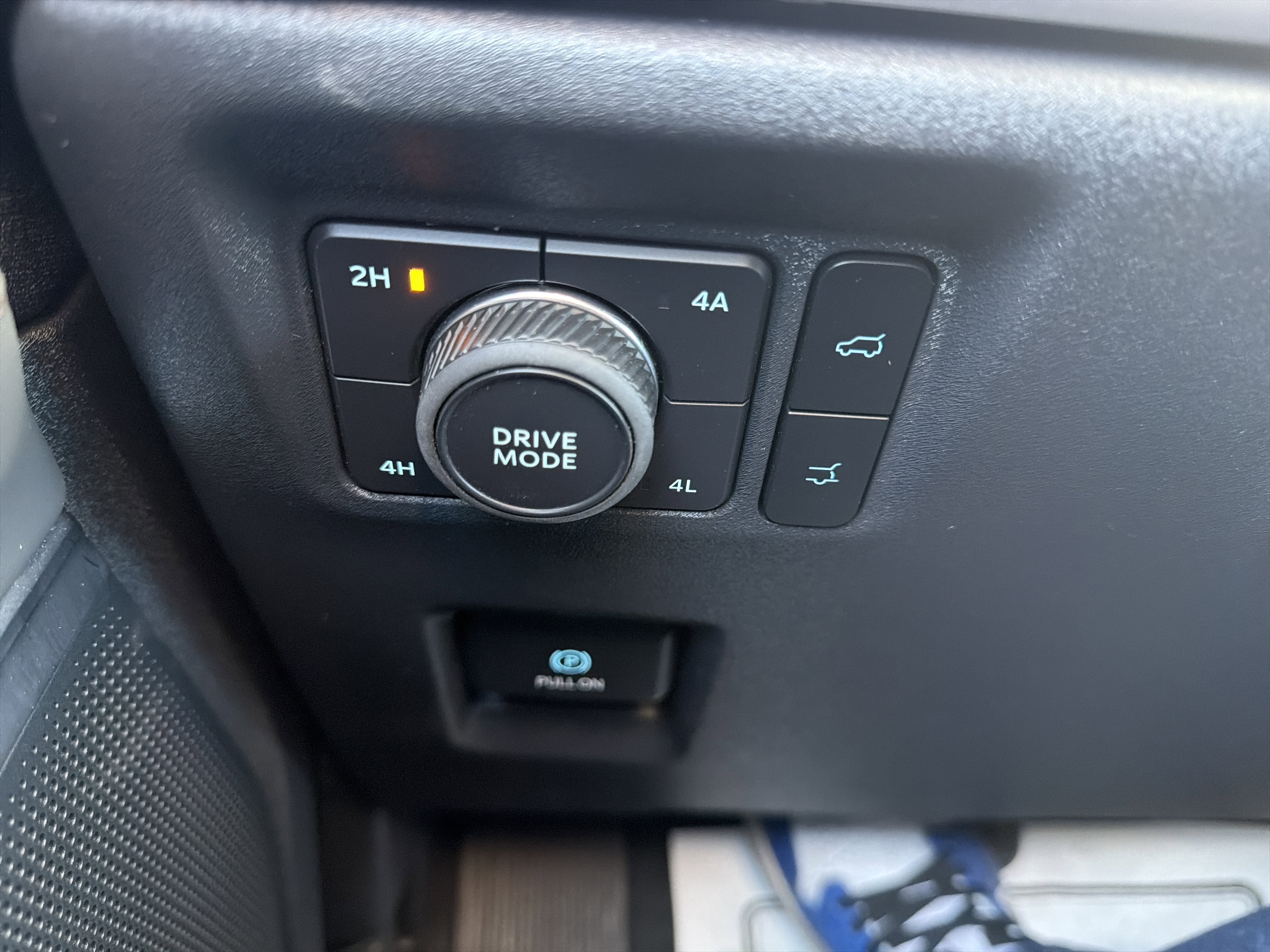 Used 2025 Ford Expedition Active image 31