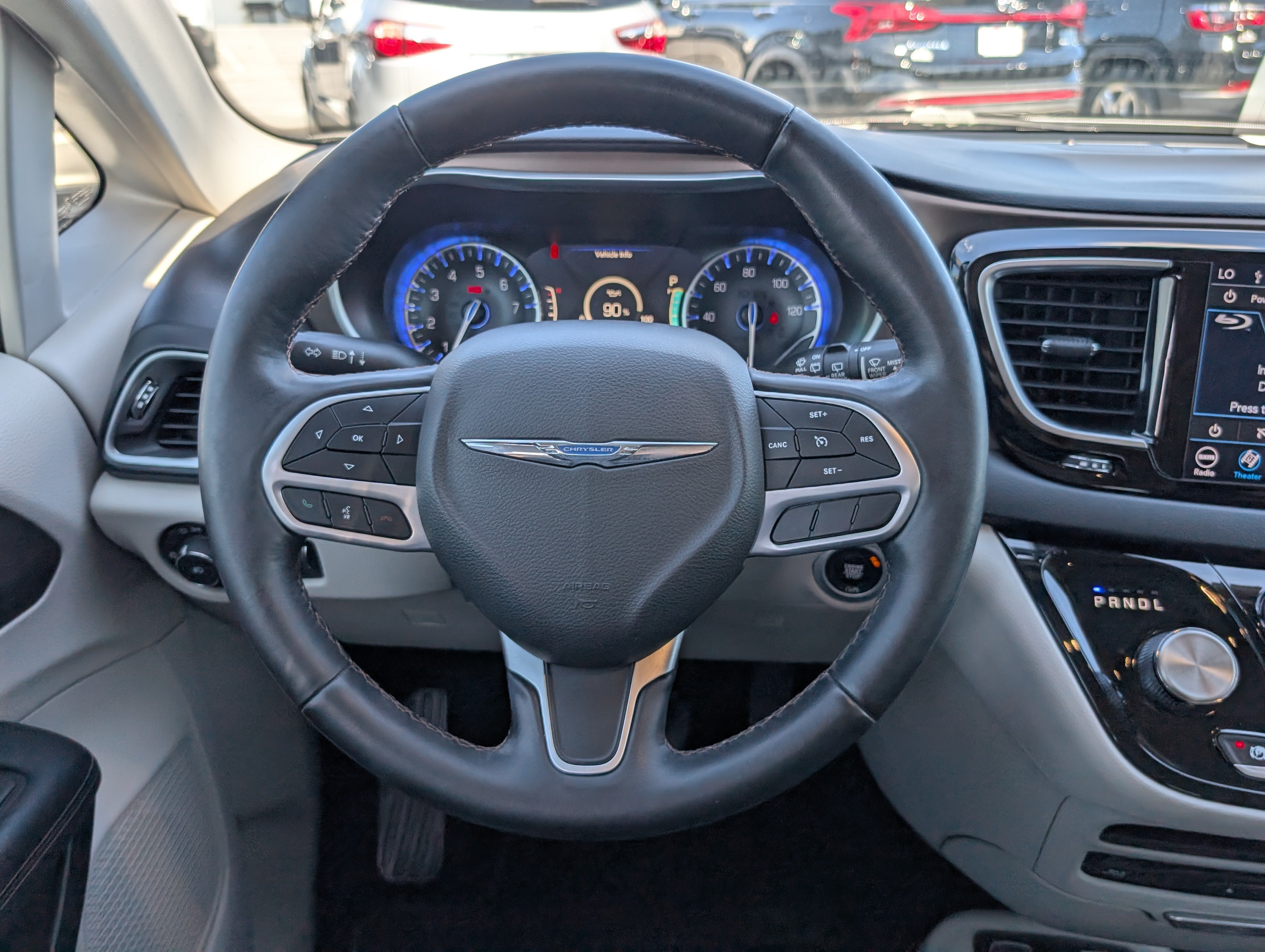 Used 2018 Chrysler Pacifica Touring-L Plus w/ Tire & Wheel Group FWD image 14