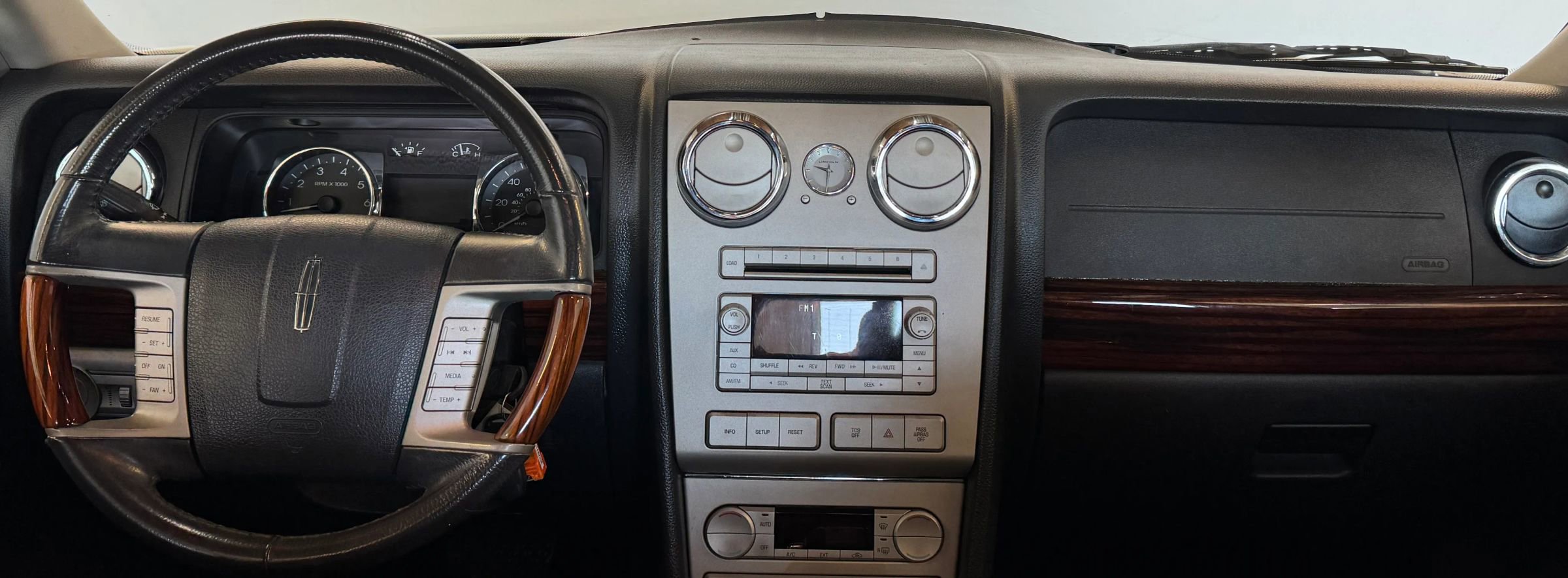 Used 2007 Lincoln MKZ image 24