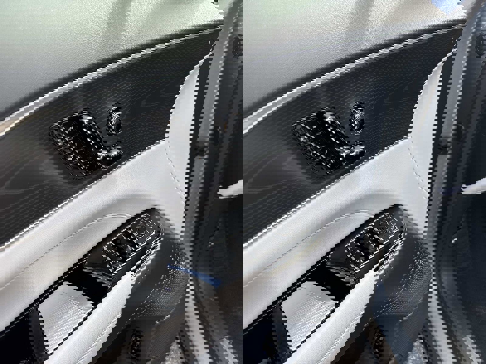 New 2026 Cadillac Lyriq Luxury image 19