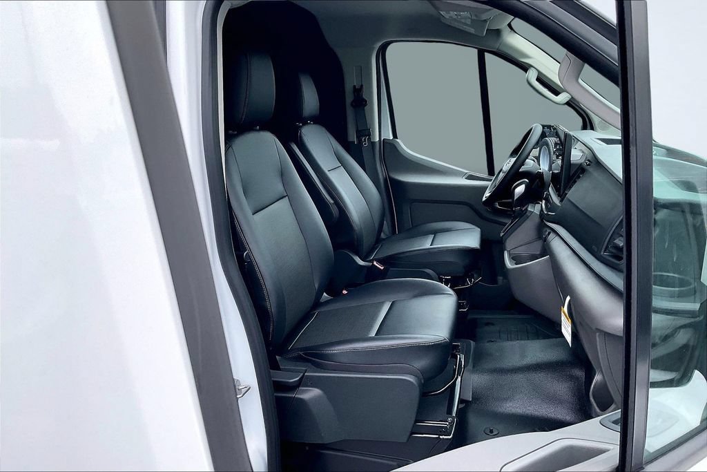 New 2026 Ford Transit 150 Low Roof w/ Load Area Protection Package RWD image 11