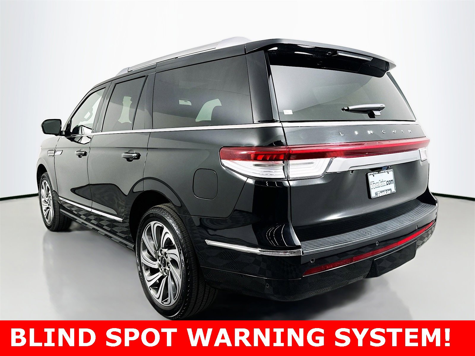 Used 2023 Lincoln Navigator Reserve image 5