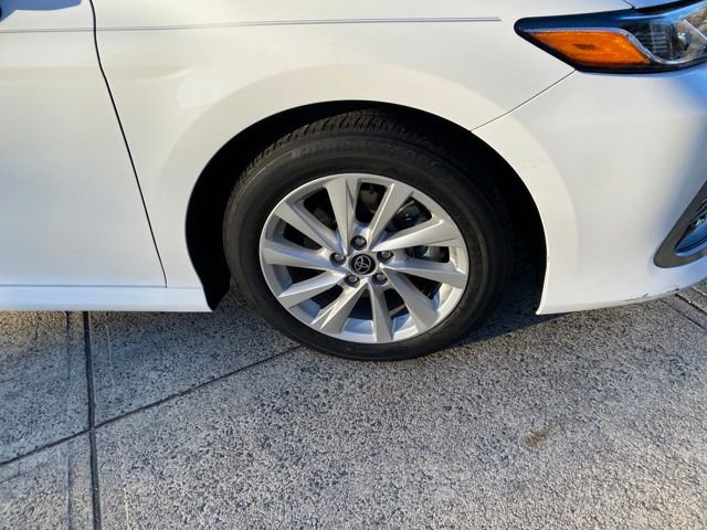 Used 2022 Toyota Camry LE image 23