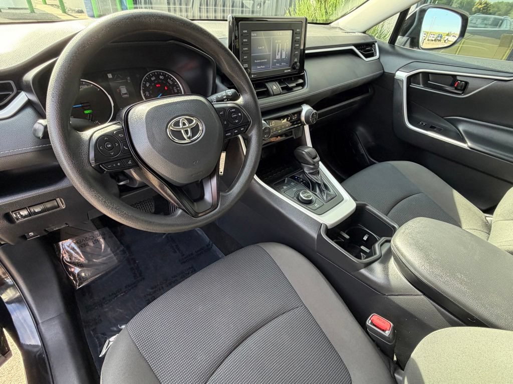 Used 2022 Toyota RAV4 LE AWD/4WD image 11