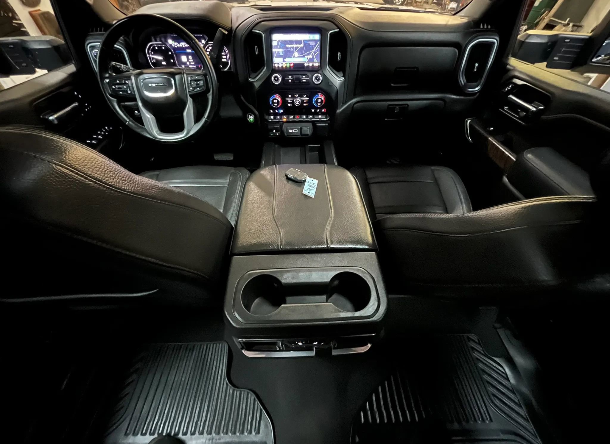 Used 2023 GMC Sierra 3500 Denali w/ Denali Ultimate Package AWD/4WD image 17