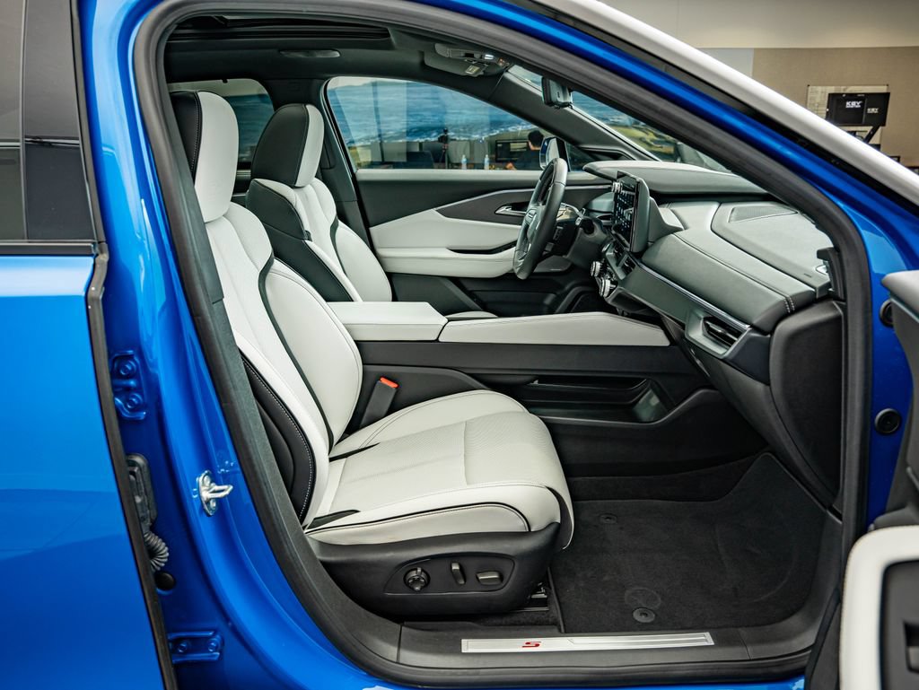 Certified 2024 Acura ZDX Type S AWD/4WD image 38