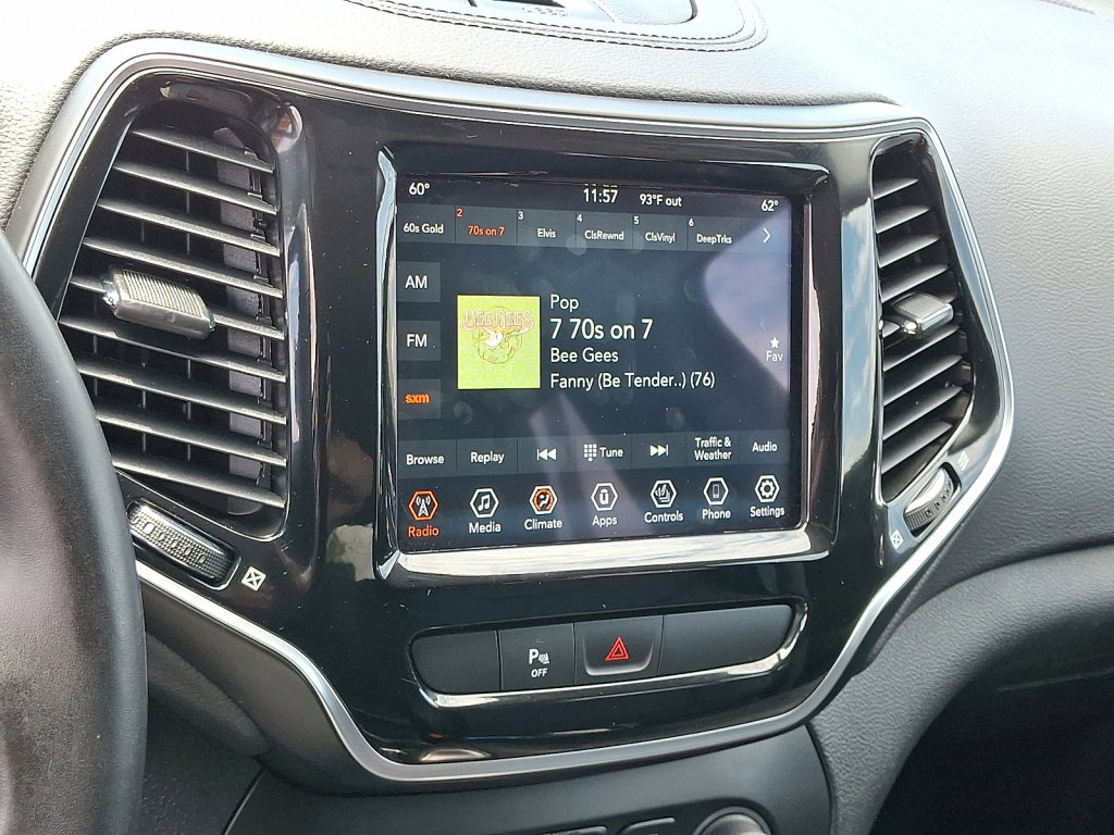 Used 2020 Jeep Cherokee Limited image 29