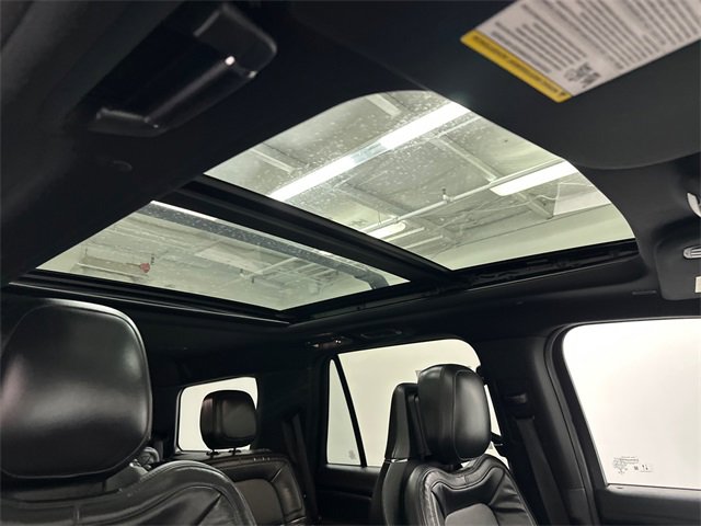 Used 2022 Lincoln Navigator Reserve image 14