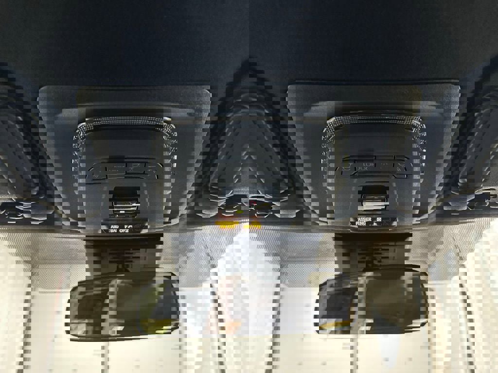 Used 2025 Toyota Corolla SE FWD image 40