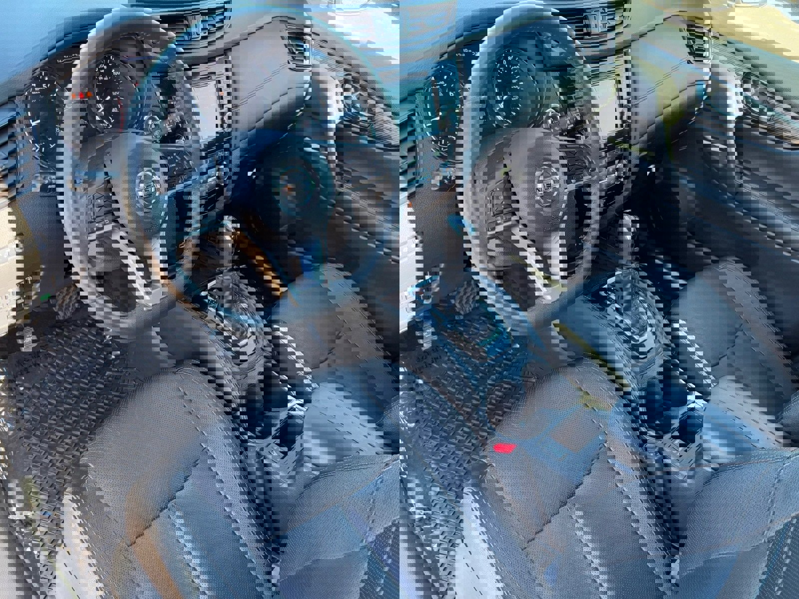 Used 2018 Nissan Rogue SL image 15