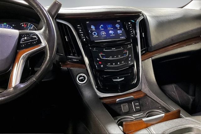 Used 2018 Cadillac Escalade Luxury image 11