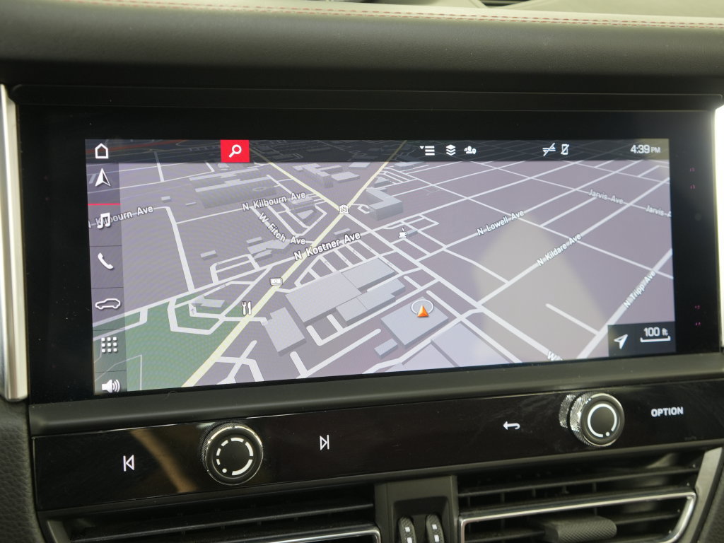Certified 2023 Porsche Macan Turbo AWD/4WD image 28