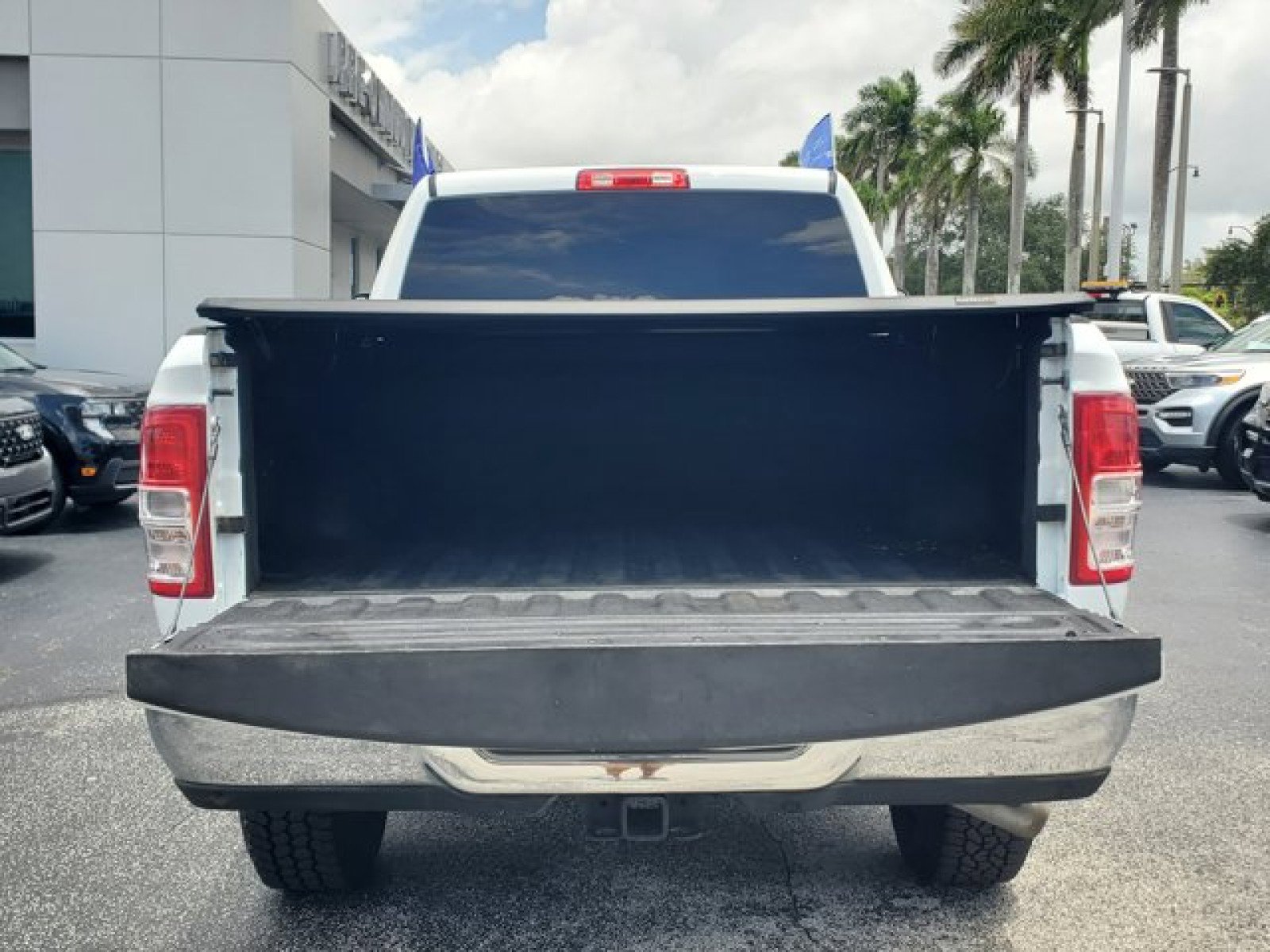 Used 2021 RAM 2500 Tradesman w/ Chrome Appearance Group AWD/4WD image 8
