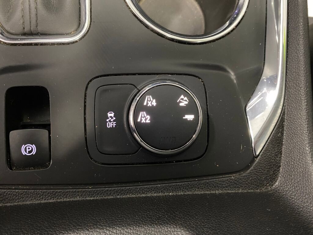 Used 2018 Chevrolet Traverse LT image 14