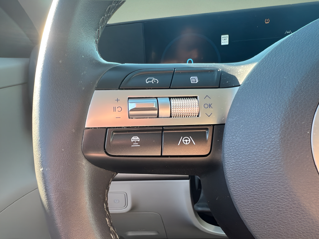 Used 2024 Hyundai Kona SEL FWD image 20