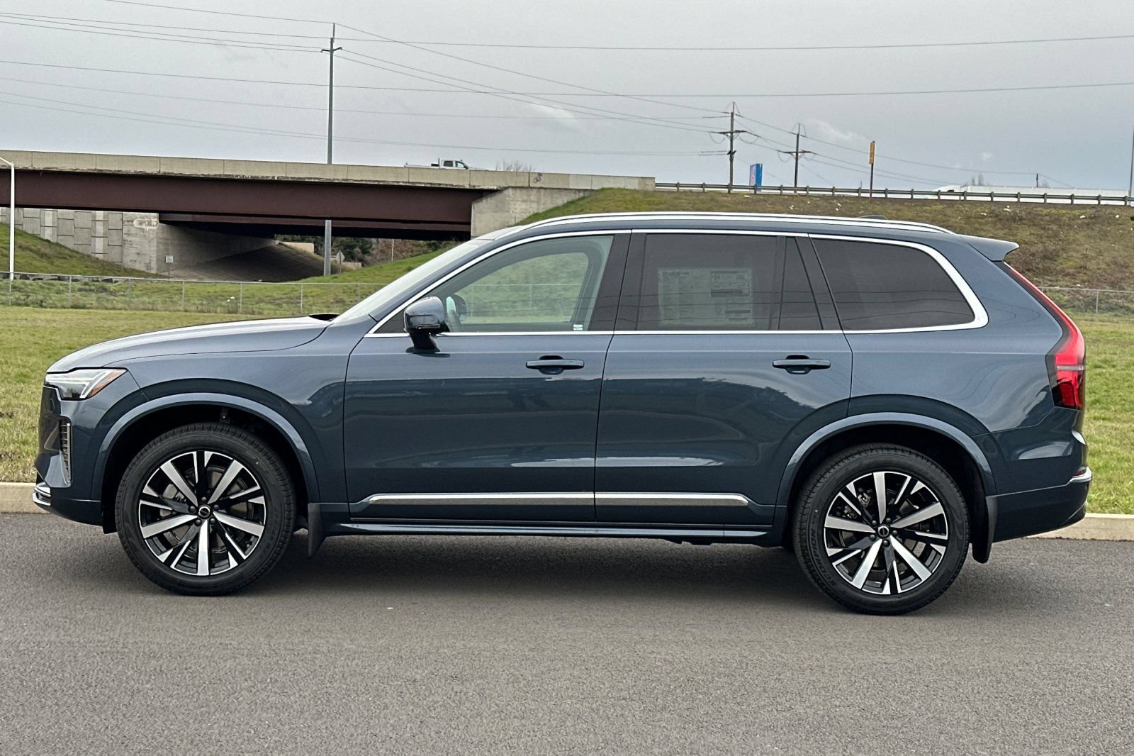 New 2026 Volvo XC90 B5 Core w/ Protection Package Premier AWD/4WD image 6