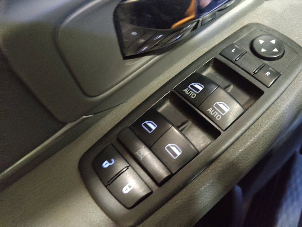 Used 2018 RAM 1500 Classic SLT AWD/4WD image 27
