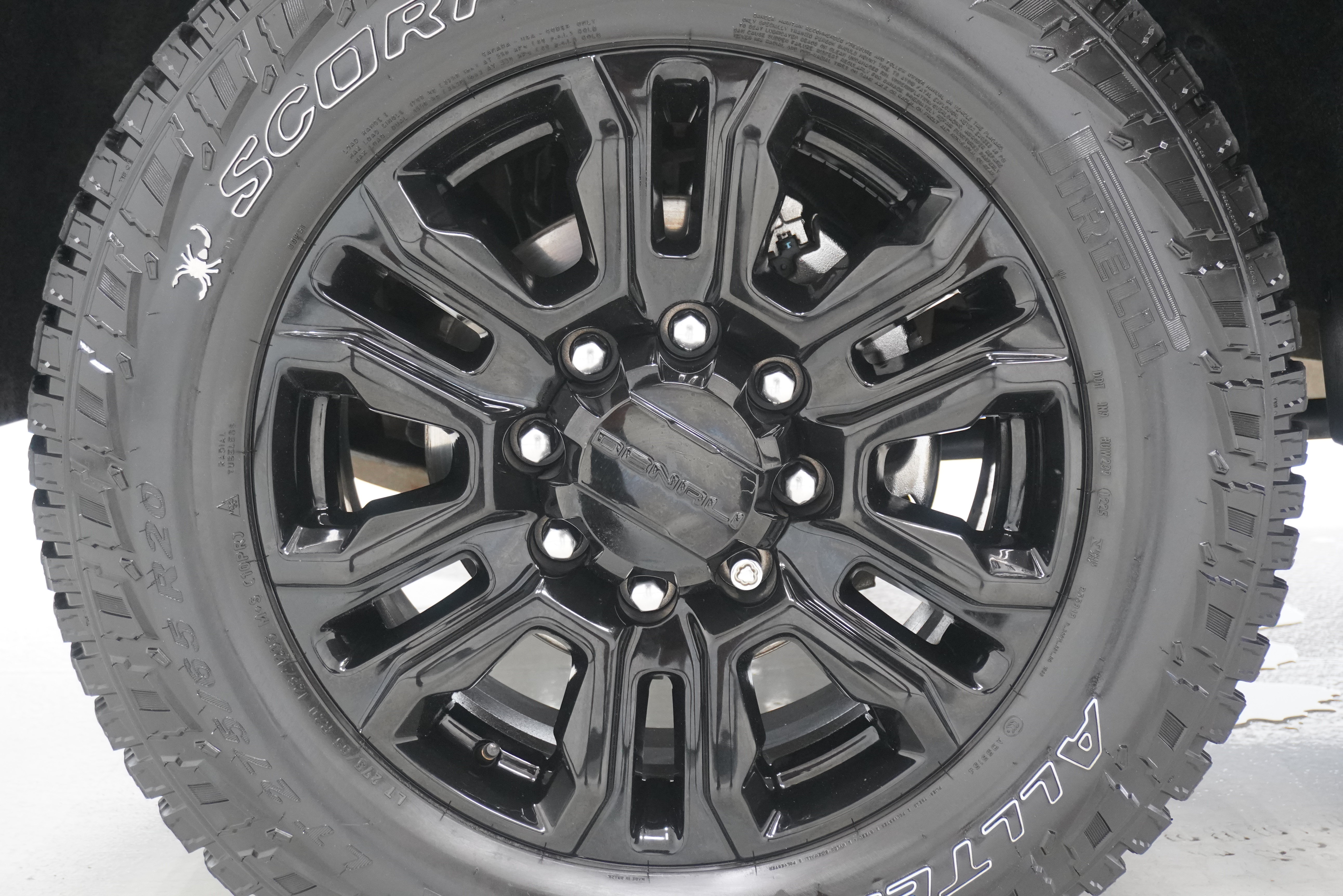 Used 2022 GMC Sierra 3500 Denali w/ Denali Black Diamond Edition AWD/4WD image 37
