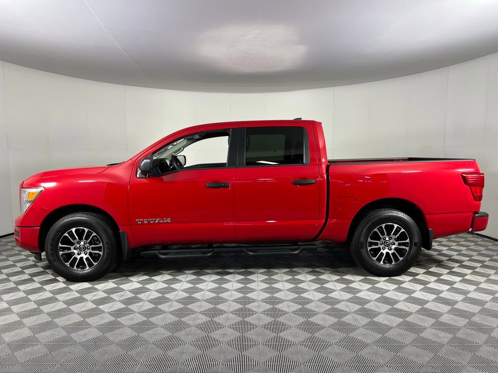 Used 2024 Nissan Titan SV w/ SV Convenience Package image 9