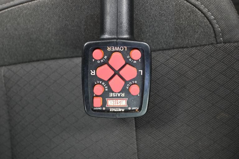 Used 2022 Chevrolet Silverado 2500 LT AWD/4WD image 26