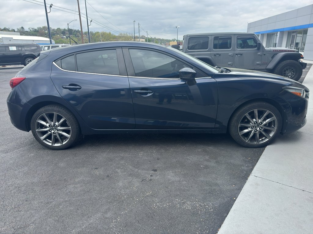Used 2018 MAZDA MAZDA3 Touring image 4