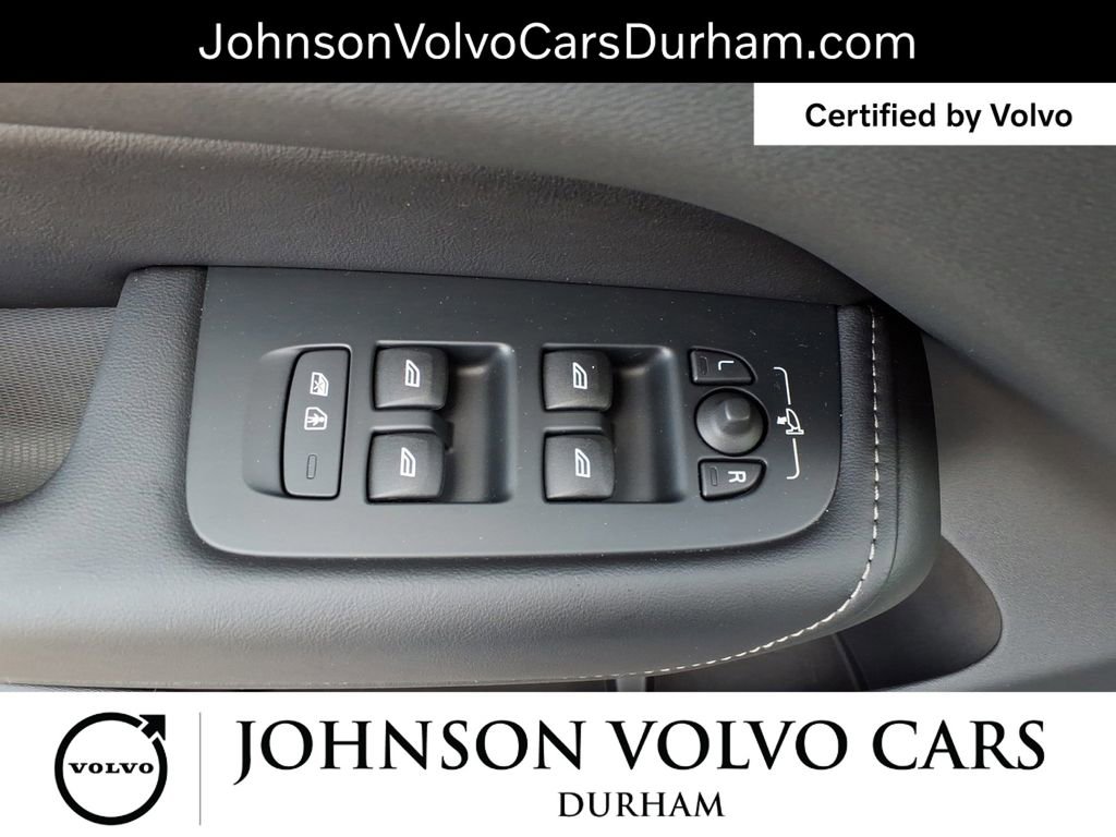 Certified 2023 Volvo XC60 B5 Ultimate w/ Climate Package image 12