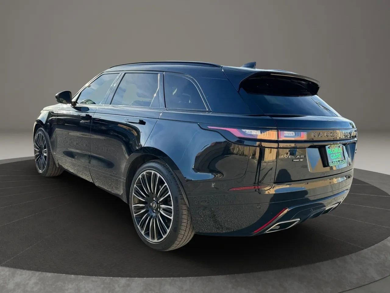 Used 2019 Land Rover Range Rover Velar R-Dynamic SE AWD/4WD image 7