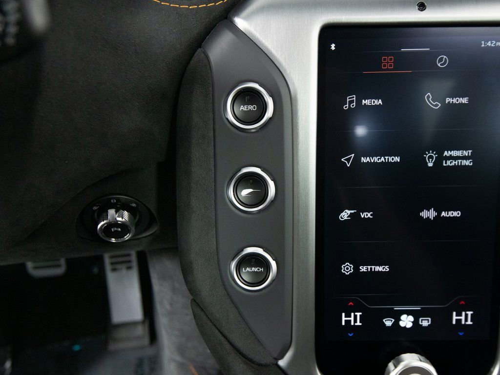 Used 2025 McLaren 750S image 19